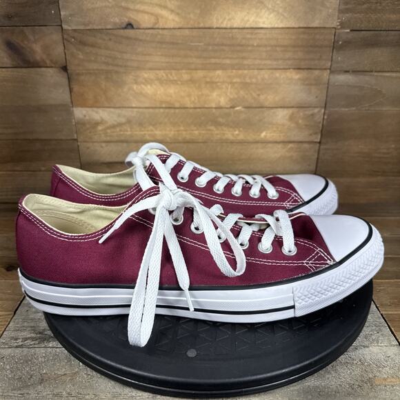 Converse Men’s Size 9 Low Top Sneakers Maroon Chuck Taylor All Star Core Ox - Picture 1 of 10